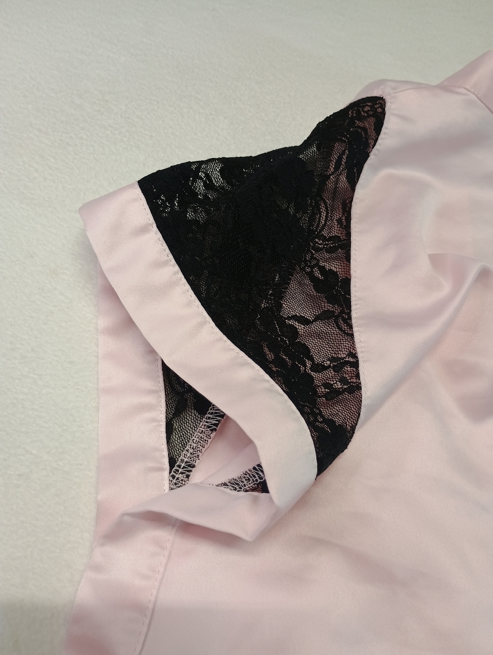 Victoria's Secret  Pink Satin  Robe with Black Lace Shoulder Panels - Picture 7 of 7